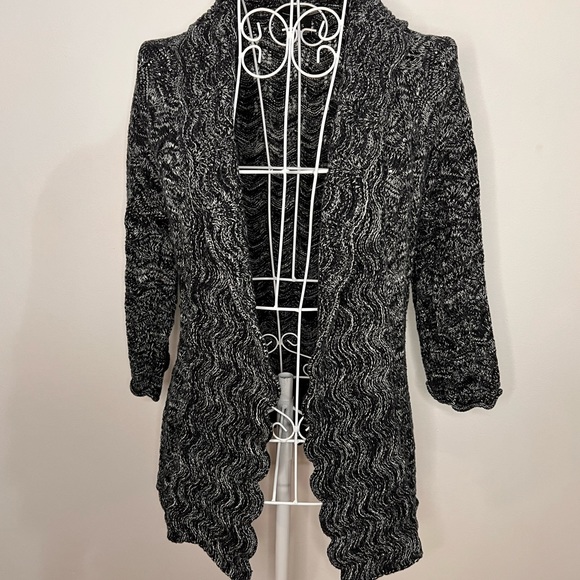 SOLD 1/28 Willi Smith Black & White Open Knit Cardigan - Picture 3 of 12